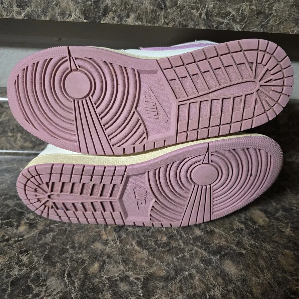 Nike Air Jordan 1 Mid Sail Pink Coconut Milk Womens 9.5 BQ6472-162 Sneakers